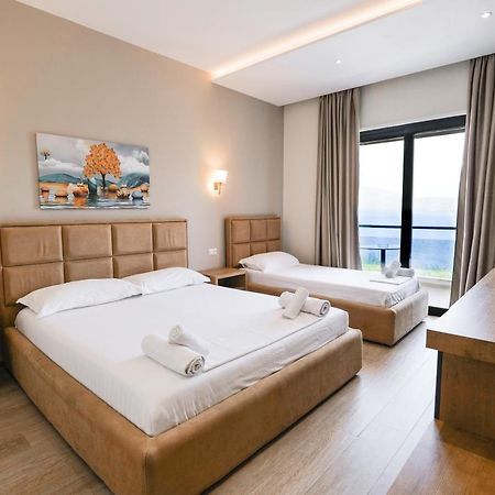 Hotel Roalb Radhimë Eksteriør billede